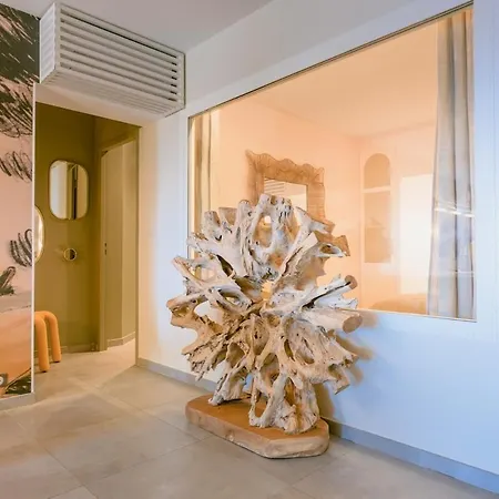 Architect's Apartment, Sea View * Le Lavandou