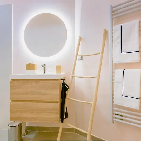 Architect's Apartment, Sea View Apartament *